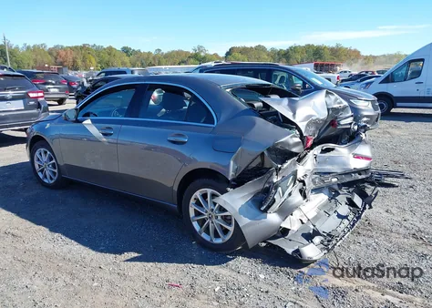2019 Mercedes-Benz A 220 4Matic z USA, uszkodzony, nr VIN WDD3G4FB9KW022660